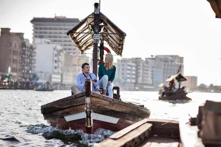 balade en bateau romantique à Dubaï